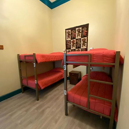 La Casa Roja Hostel Santiago de Chile Bagian luar foto