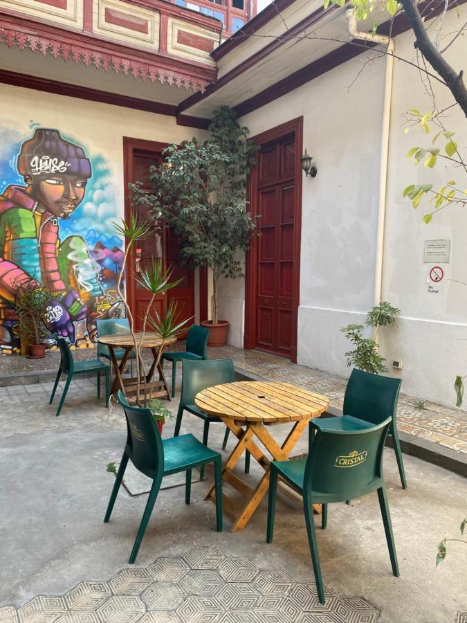 La Casa Roja Hostel Santiago de Chile Bagian luar foto